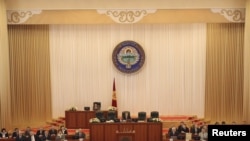 Кыргыз парламенти.