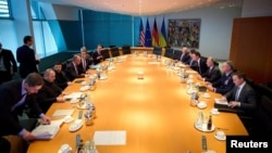 14 грудня Володимир Зеленський повідомив про початок зустрічі з американською делегацією в Берліні