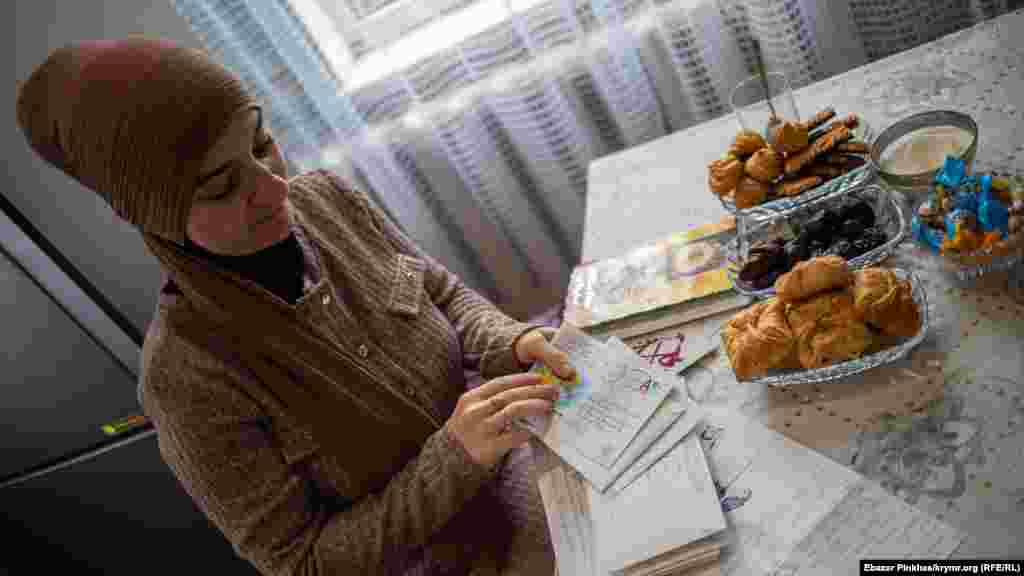 Єдиним способом зв'язку Лемари з Наріманом були листи