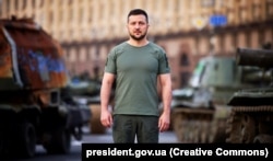 Volodimir Zelenski a transmis mesajul de Ziua Independenției de pe străzile Kievului.