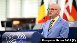 Міхаель Ґалер, німецький євродепутат, доповідач щодо України, виступає на дебатах у Європарламенті під час обговорення гарантій безпеки для України, Страсбург, Франція, 9 вересня 2025 року