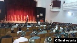 Театрга барган имамдар. Тажикстан.