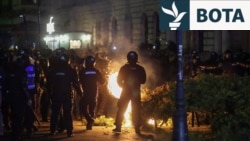 Protesta të dhunshme në Bukuresht pasi politikani prorus përjashtohet nga gara presidenciale 