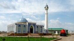 Türkmenistanda namaz okaýan we il içinde dini agzaýan adamlar soraga çekilýär