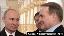 Президент Росії Володимир Путін (ліворуч) і Віктор Медведчук. Московська область, 15 листопада 2017 рік