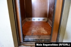 ლიფტის კაბინა გლდანის ერთ-ერთ კორპუსში