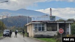 Policija ispred tvornice Vitezit u stečaju, 22. oktobar 2025.