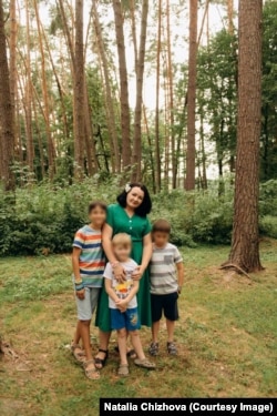 Наталя з синами