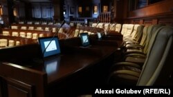 Sala de ședințe a parlamentului, în așteptarea noilor deputați 