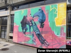 Një mural në ndërtesën e Fakultetit të Arteve Dramatike në Beograd, 26 nëntor 2024.