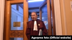 Președintele CCR, Valer Dorneanu, la finalul unei ședințe publice.