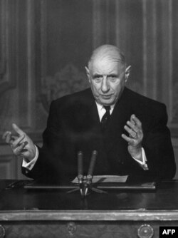 24 mai 1968, președintele francez Charles de Gaulle se adresează națiunii în primul său discurs în timpul crizei politice declanșate de studenții de la Sorbonna. Ei și mulți alții ocupaseră Universitatea și aveau revendicări politice, unele de tip comunist.