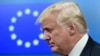 Президент США Дональд Трамп на фоне флага Европейского союза