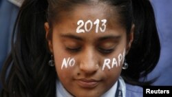 Molitva za nastradalu djevojku u Indiji, 31. decembar 2012.