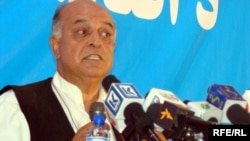 د سیاسي چارو کار پوه یونس فکور