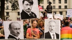 Під час акції протесту проти переслідування геїв у Росії, на якій закликали бойкотувати зимову Олімпіаду 2014 року в російському Сочі. Лондон, 10 серпня 2013 року