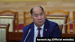 Каныбек Исаков.