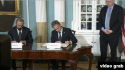 Главы МИД Армении и США Арарат Мирзоян и Энтони Блинкен подписали в Вашингтоне устав  о стратегическом партнерстве, 14 января 2025 г.