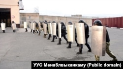 წვრთნები მილიციის სპეცრაზმის მონაწილეობით ქალთა კოლონია N8-ში, ბელარუსი, 2025 წლის 15 მაისი