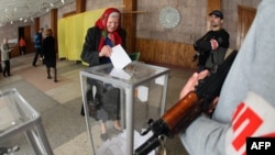 Referendum diýilýän ses berişlik, Donetsk, 11-nji maý, 2014.