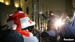 თბილისი, პრეზიდენტის სასახლე ათონელის ქუჩაზე. 4 ოქტომბერი