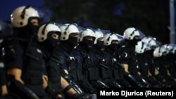 Policijska brigada Ministarstva unutrašnjih poslova na protestu u Beogradu, 28. jun 2025. 