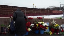 Russians Pay Tribute To Nemtsov Outside Kremlin