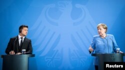Zelenskii și Merkel încearcă să rezolve dilemele conductei Nord Stream 2.