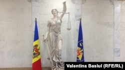 În holul Procuraturii Generale a Republicii Moldova