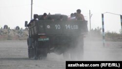 Ulaga münenler ýarym sagada golaý wagt synag edilýär we şol ýarym sagadyň içinde awtoulagyň nowasy boşaýar.