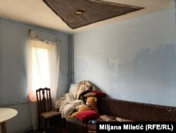 Porodica Jovanović zbog neplaćenog duga je dobila sudsku presudu da se iz stana iseli, a na vrata su im dolazili i izvršitelji.