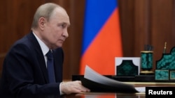 «Використовуючи як «батоги», так і «пряники», Росія прагне змусити США відвернути увагу від війни і зосередитися на двосторонніх відносинах із РФ»