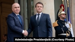 Președintele interimar al României, Ilie Bolojan, a fost primit de președintele francez, Emmanuel Macron la Palatul Élysée