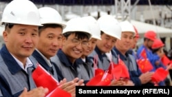 "Кемин" подстанциясын курган кытай жумушчулары