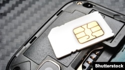 Иллюстративное фото. Запуск новых кодовых телефонных номеров мобильными операторами происходит вслед за растущим в последние месяцы дефицитом SIM-карт в Туркменистане.