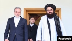 د طالبانو د حکومت د بهرنیوچارو وزیر امیرخان متقي له خپل ایراني سیال عباس عراقچي سره