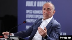 Armenia - Former President Robert Kocharian speaks during a news conference in Yerevan, October 7, 2025.
