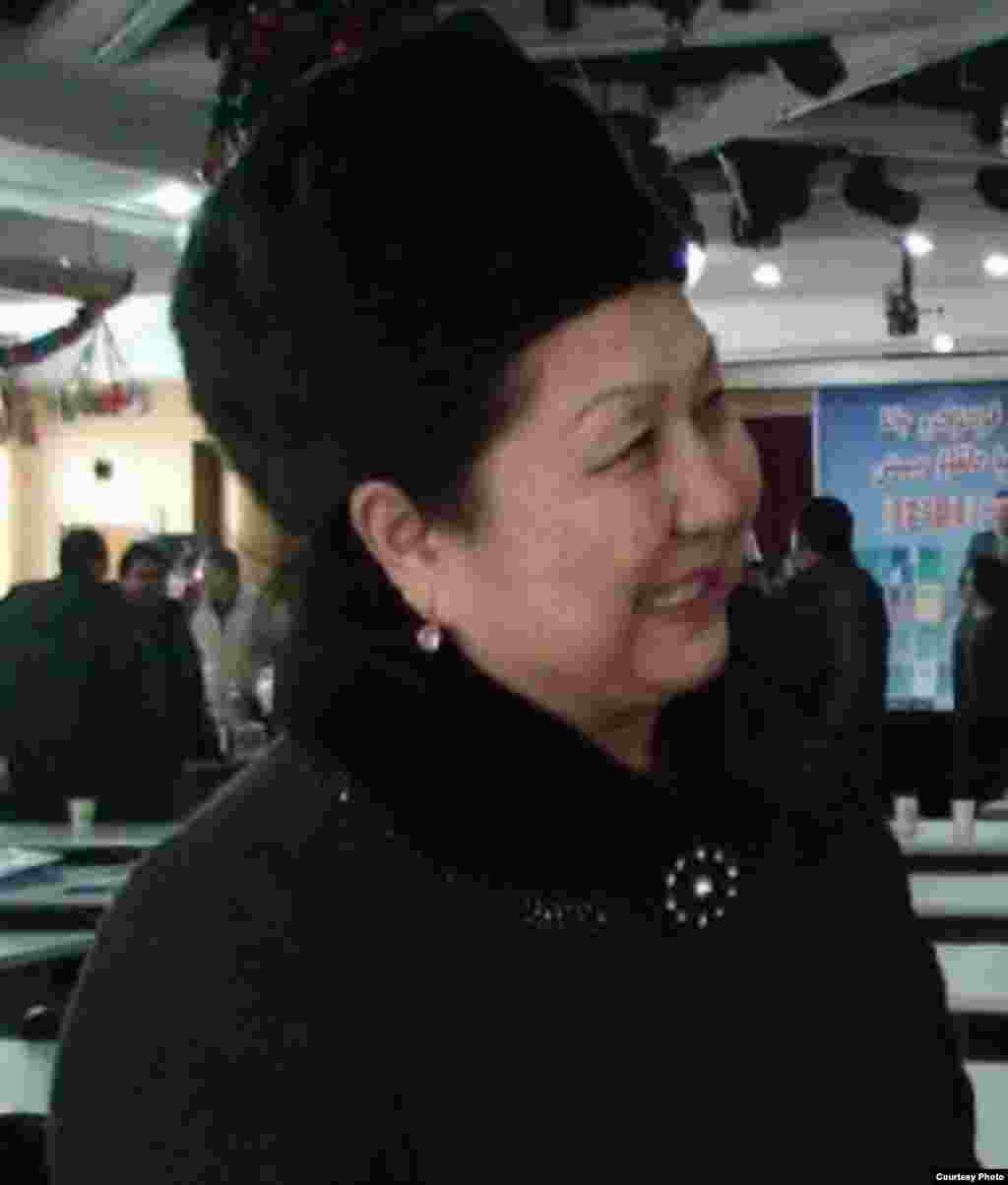 "Тил жана котормо" журналынын алгачкы редакторлорунун бири Турдубүбү Абдылда. 