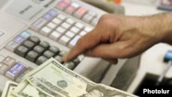 Мигранттардын каражат которууларынын статистикасы жүргүзүлгөн 2005-жылдан бери Кыргызстан эң чоң көлөмдү 2008-жылы алып, анда 1 миллиард 205 миллион долларды түшкөн. 