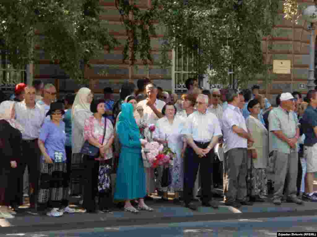 Doček konvoja kamiona sa posmrtnim ostacima Srebreničana, Sarajevo, juli 2011