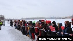 Цепь солидарности с политзаключенными. Петербург, 14.02 2021 года.