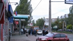 Автомобиль с украинскими номерами в микрорайоне Мирный в Донецке, сентябрь 2019-го года