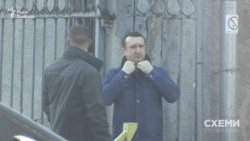 Одного разу знімальній групі вдалося там зафіксувати його разом з батьком – Ігорем Салом