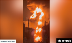 Горять резервуари нафтобази у Феодосії. Окупований Крим, 6 жовтня 2025 року