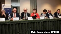 დამოუკიდებელი საგამოძიებო მექანიზმის შექმნის შესახებ დისკუსიის მონაწილეები