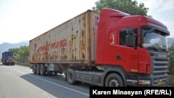 Armenia -- Iranian truck-drivers in Armenia, 24Aug2012