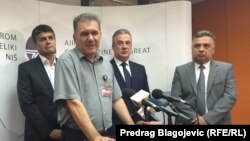 Sleva na desno: Darko Bulatović (gradonačelnik Niša), Vladica Đurđanović, Rade Rajković (predsednik Skupštine Grada Niša) i Bojan Avramović