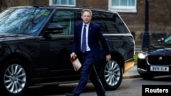 Grant Shapps, secretarul Apărării din Marea Britanie, spune că Beijingul furnizează arme letale Rusiei. 