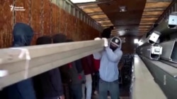 АКШ Мексика менен чек арасына 1500 аскер жөнөтөт