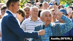 Җиһат Солтанов чыгыш ясый